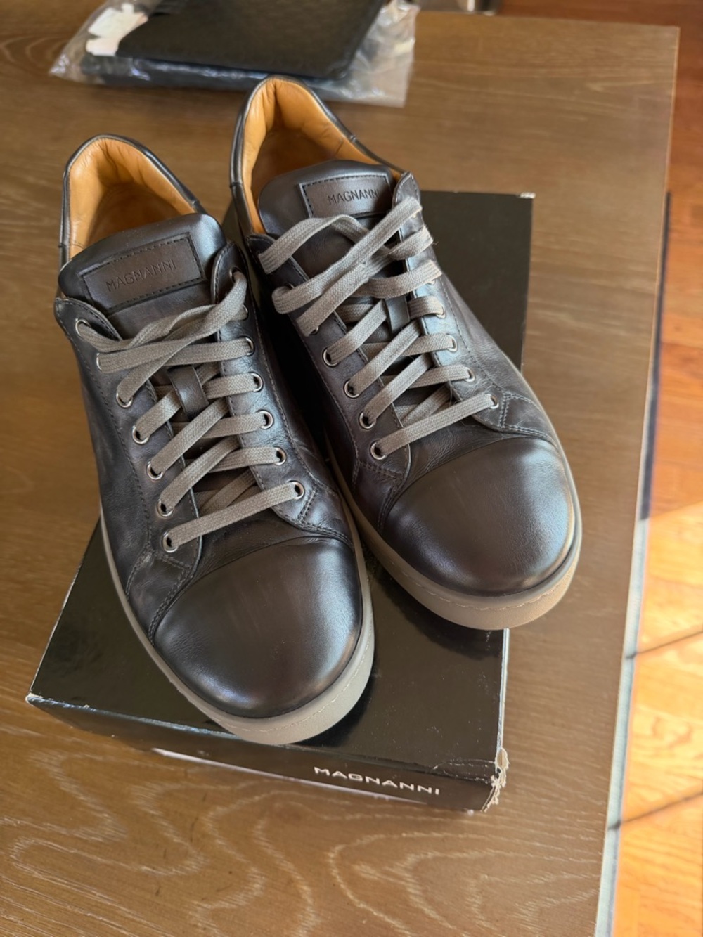 Magnanni Men’s Black Leather Casual Sneakers size 41.5